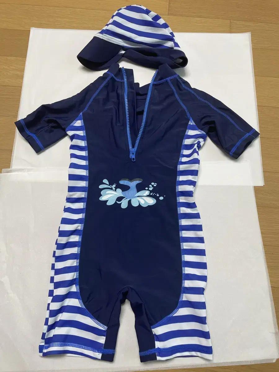 I.M.Bebe All-in-One Swimsuit Flap Cap Set No. 4