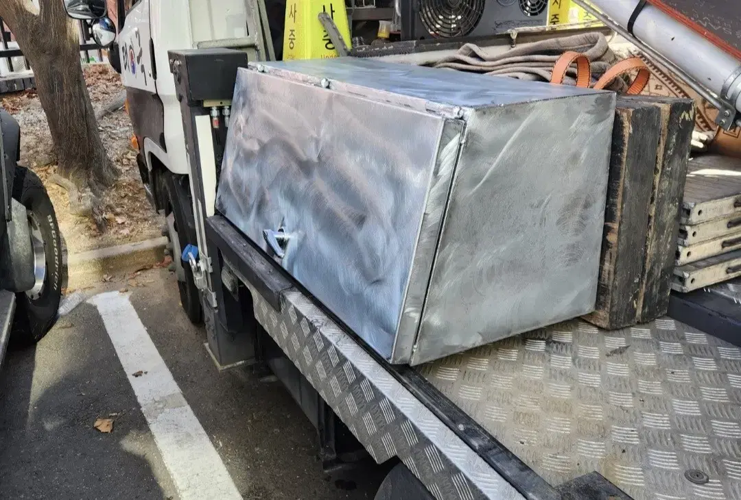 Toolbox storage container, steel toolbox price reduction