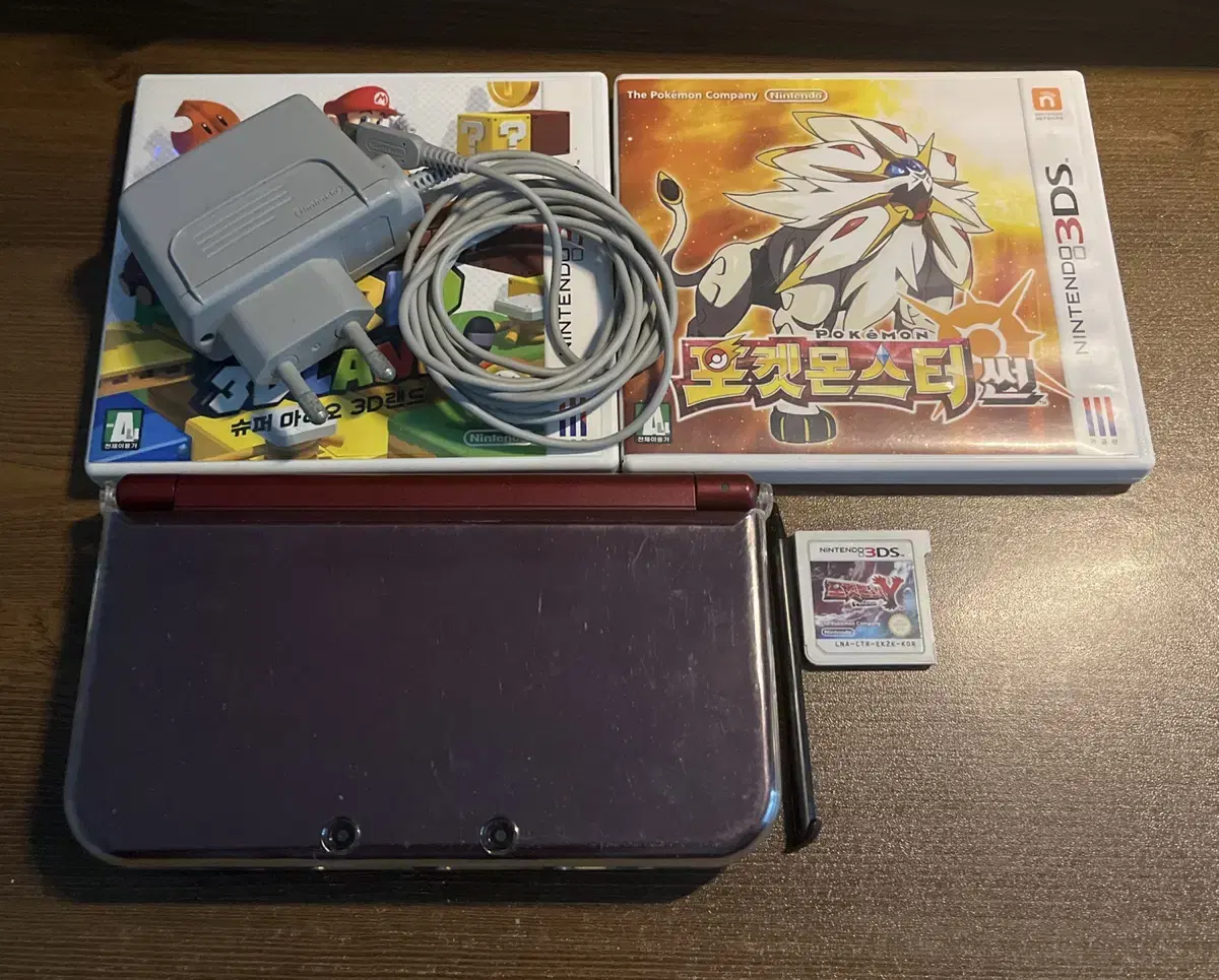 [상태 좋음] new 닌텐도 3DS XL(칩 3개, 충전기)