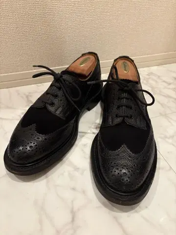 트리커스 버튼 8.5 Tricker's Barton
