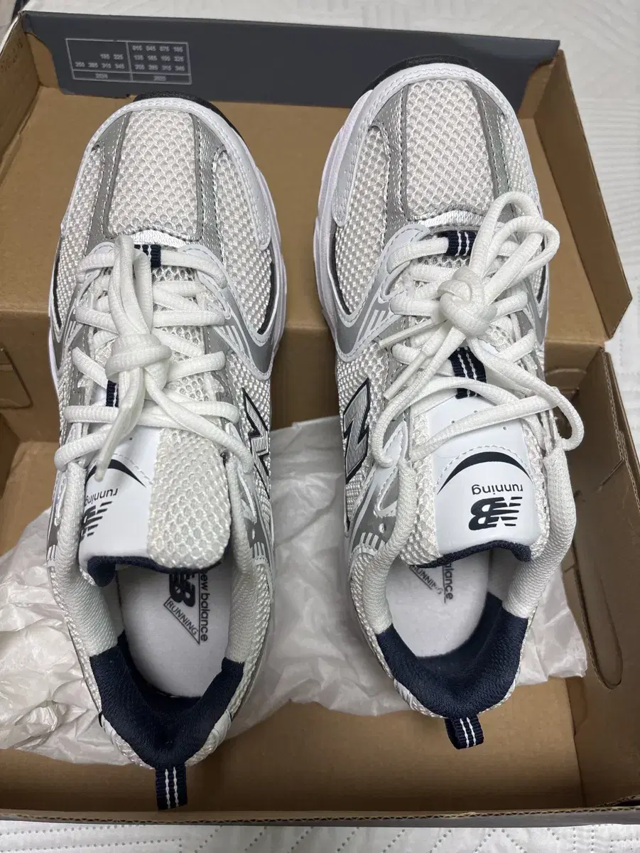 뉴발란스MR530SG  화이트블랙 size 235