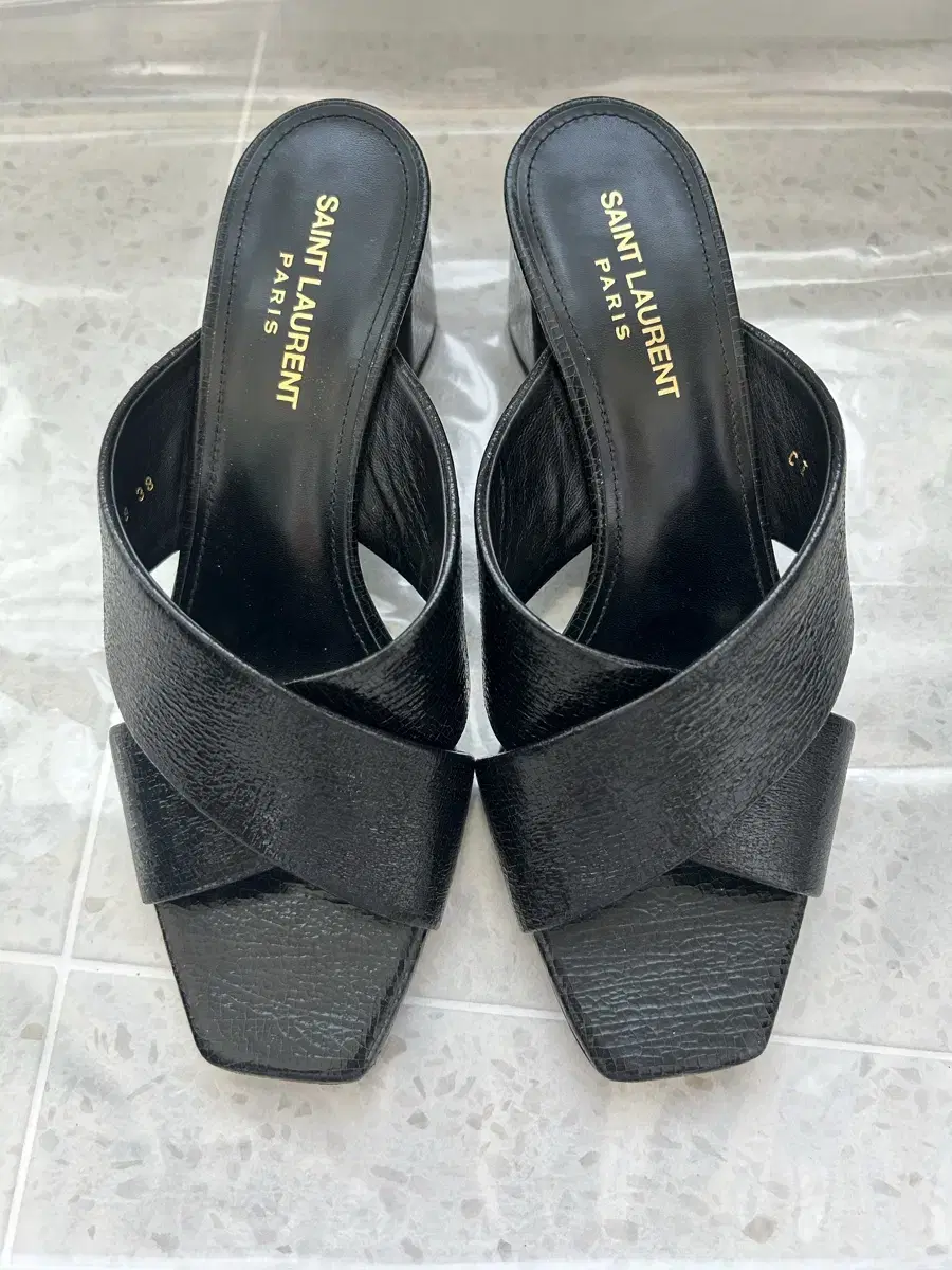 Saint Laurent Mules 38