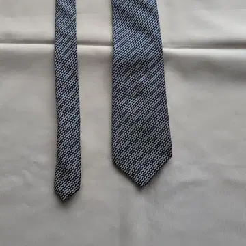 HACKETT 지그재그 패턴 넥타이