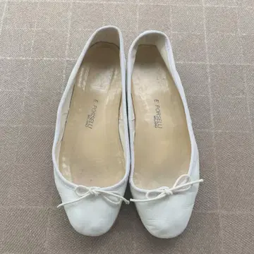 PORSELLI (포르셀리) 플랫 슈즈 화이트