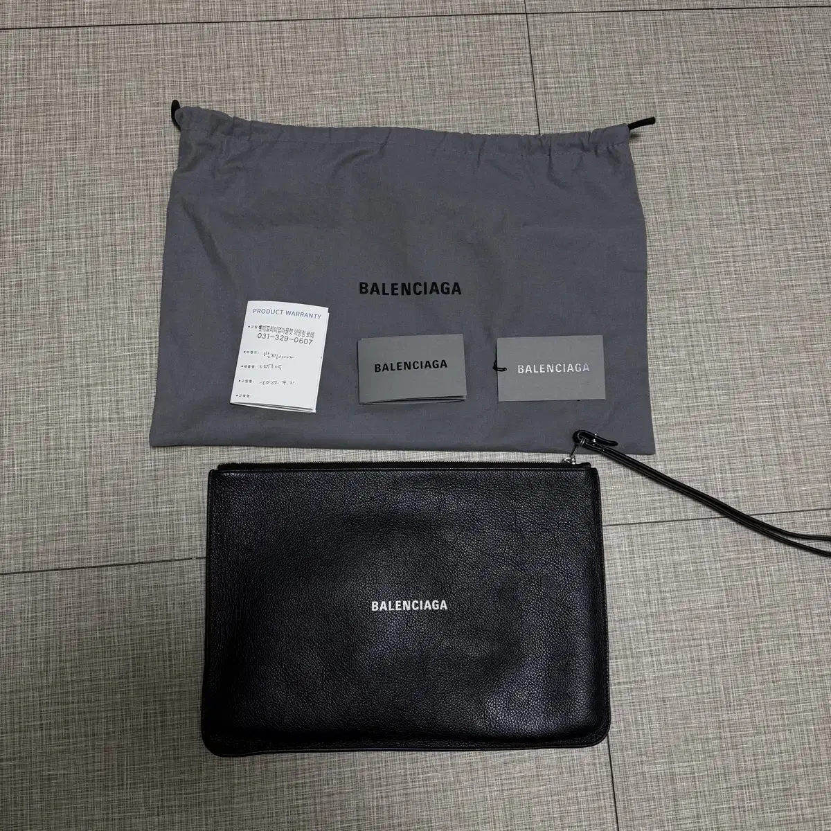 Balenciaga Leather clutch in black