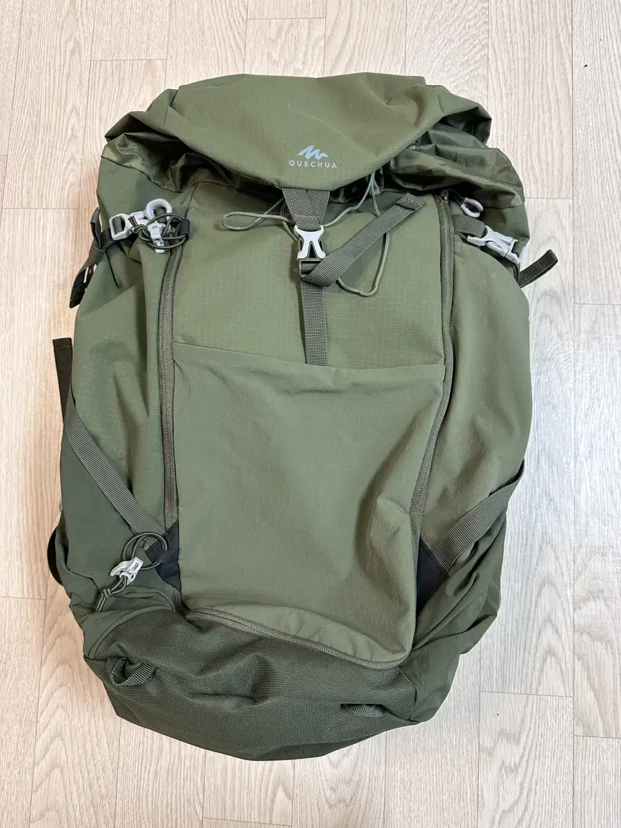 데카트론 퀘차 MH500 40L 등산 가방 새상품입니다!