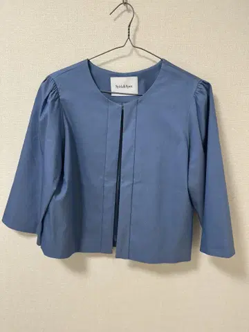Spick and span 노카라 블루 자켓 플레어 슬리브