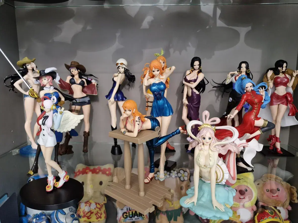 Selling Onepiece female figure