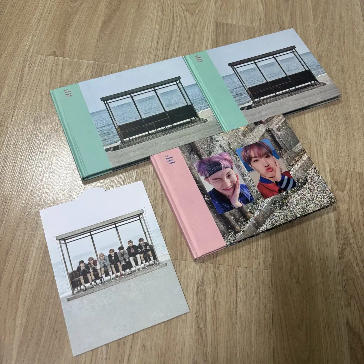 방탄소년단 봄날 앨범3종, 포카 2장, 등신대 1장 (급처)