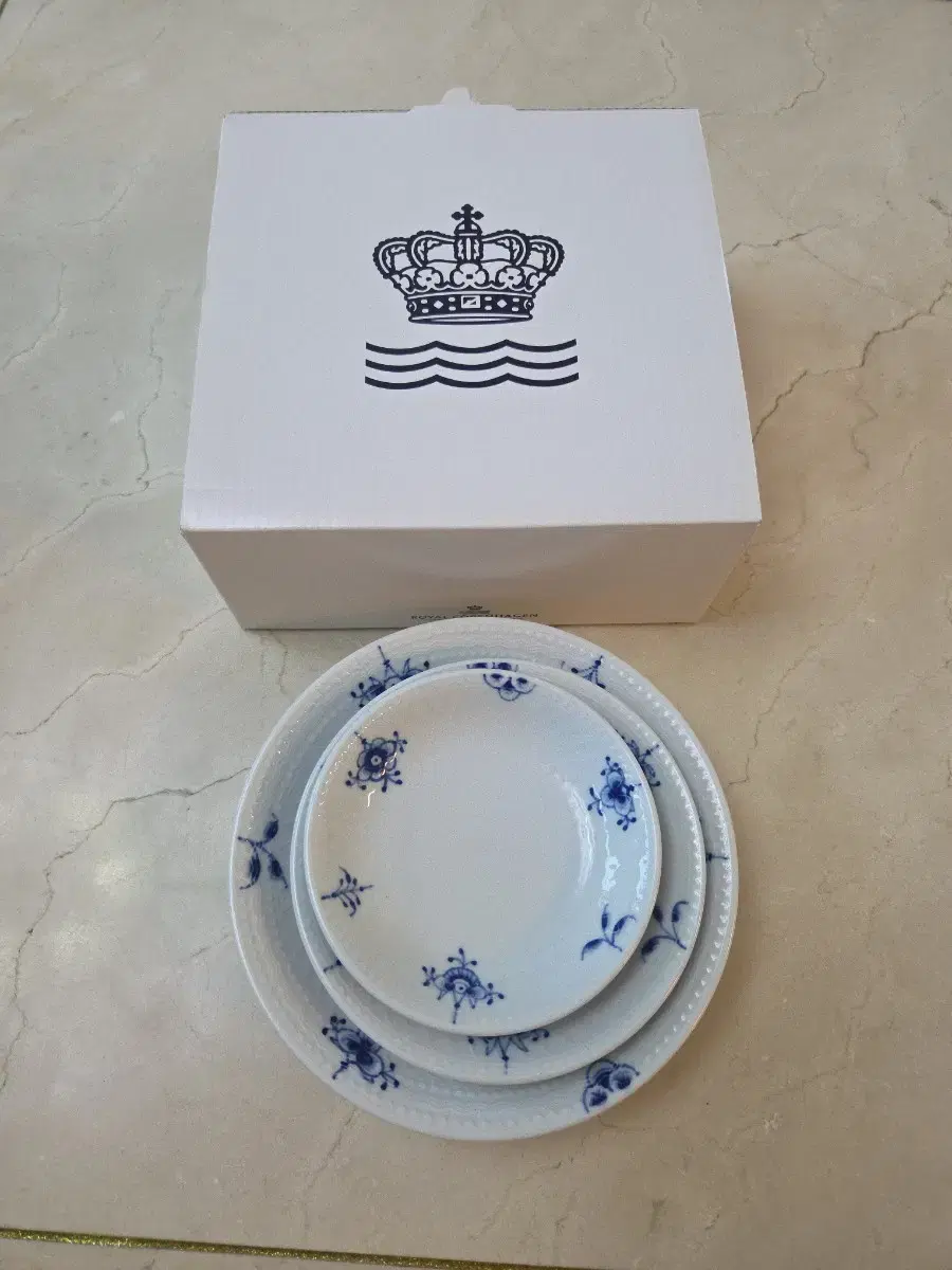 Royal Copenhagen Restaurant Dish ㅡSum paid 90,000