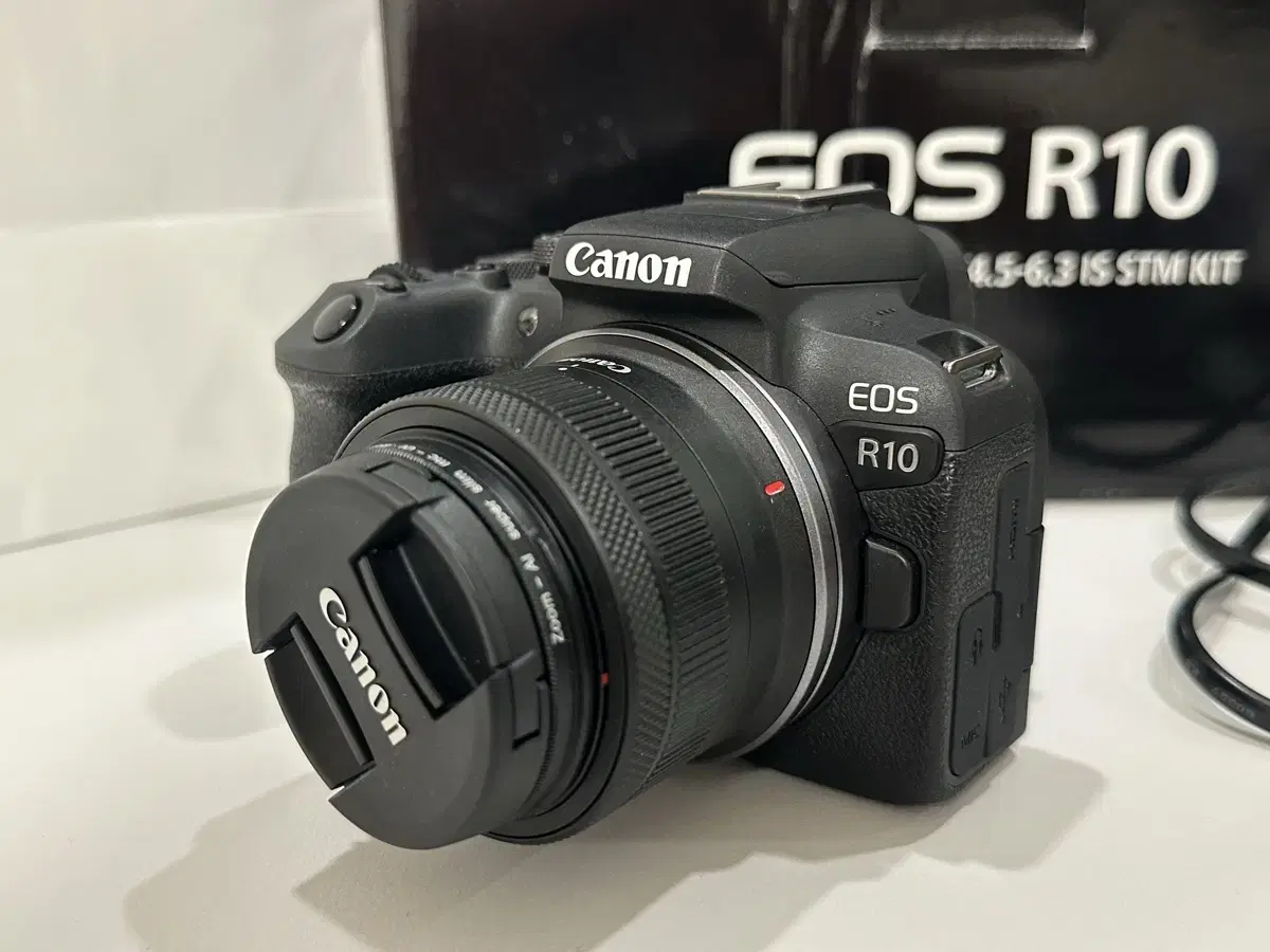 급처) 캐논 EOS R10 18-45 렌즈 키트 판매합니다