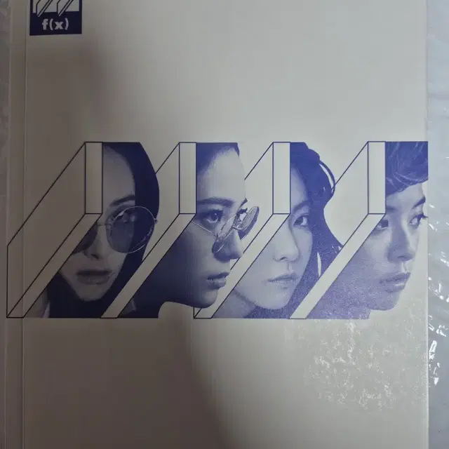 에프엑스 4walls 앨범 화이트/크리스탈버전/루나 포토카드 포함