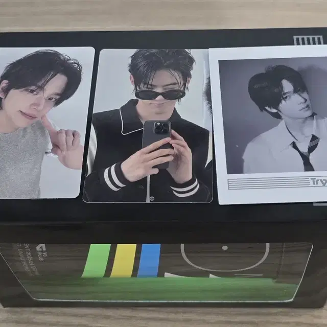 투어스 미니3집 boY버전 개봉앨범 앨포, 폴라 있음