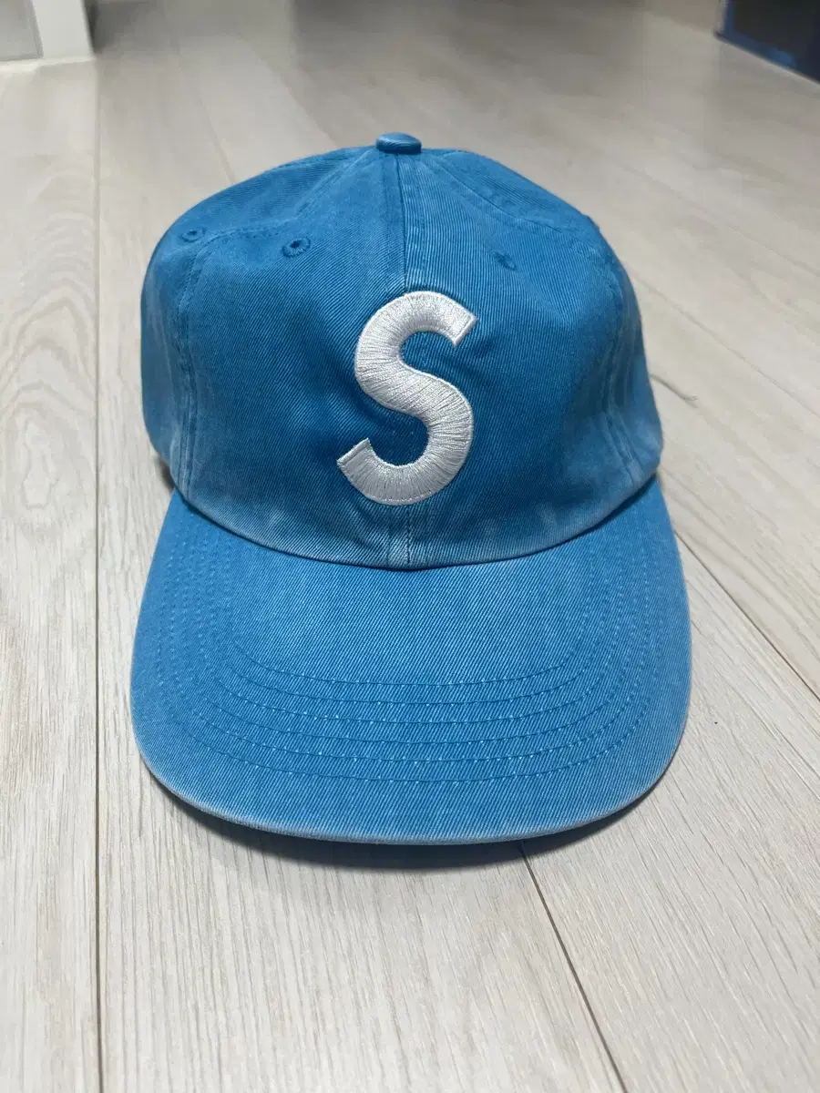 25ss 슈프림 피그먼트 코티드 s로고 6패널 볼캡 브라이트 블루