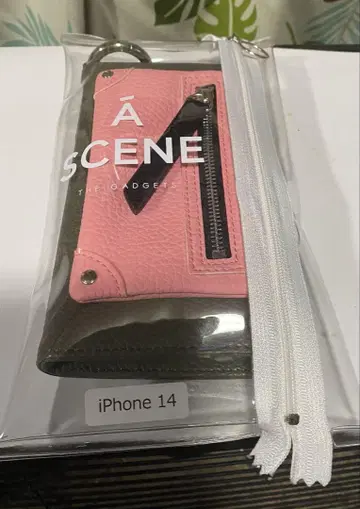 iPhone 14 프래그먼트 케이스 핑크와 그린 베이지