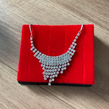 엘레강트 실버 목걸이 크리스탈 스타일