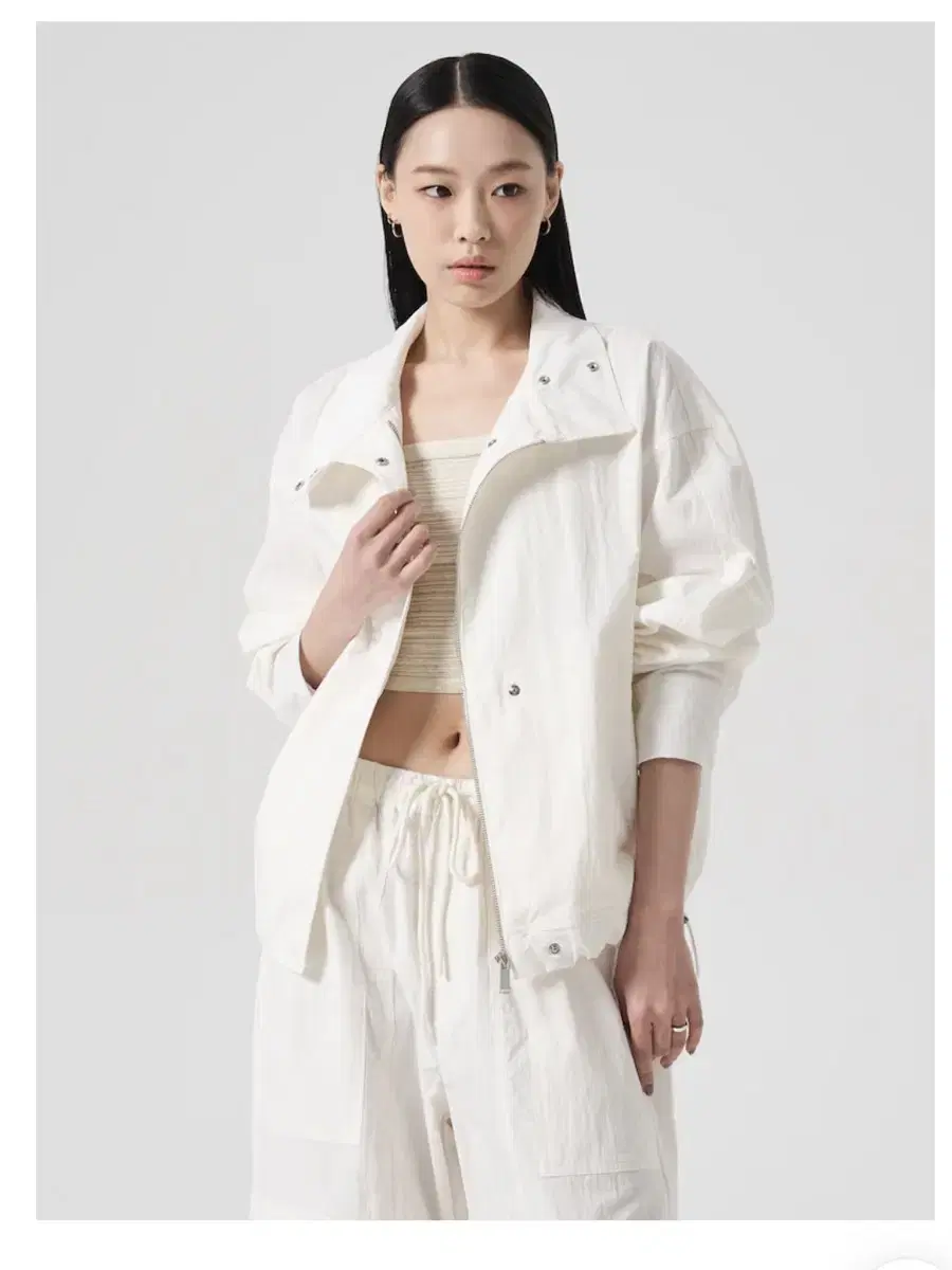 에잇세컨즈 하이넥 자켓 점퍼 블루종 아이보리