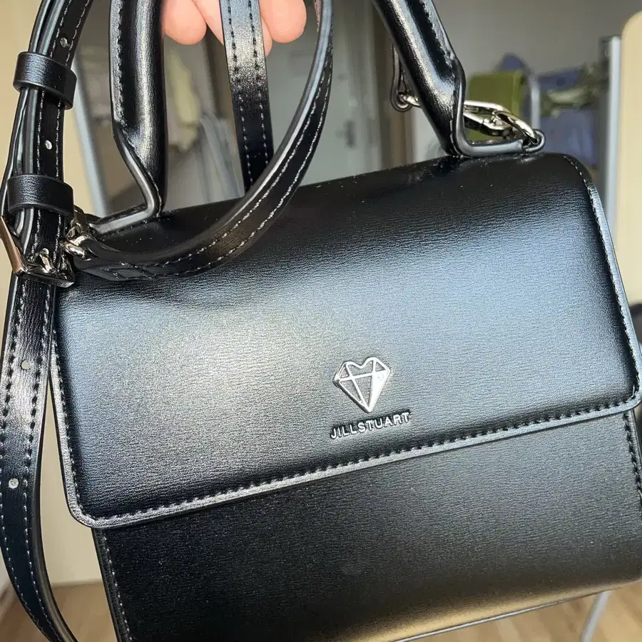 ☆送料・関税込☆JILLSTUART★[BL:IRON] CROSS BAG MEDIUM SIZE JILLSTUART | 질스튜어트 Jillstuart Crossbody Bag on Bunjang