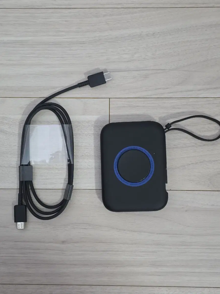 Multifunctional, high-speed power bank for Epwatch, Galaxy Watch & Smartphone