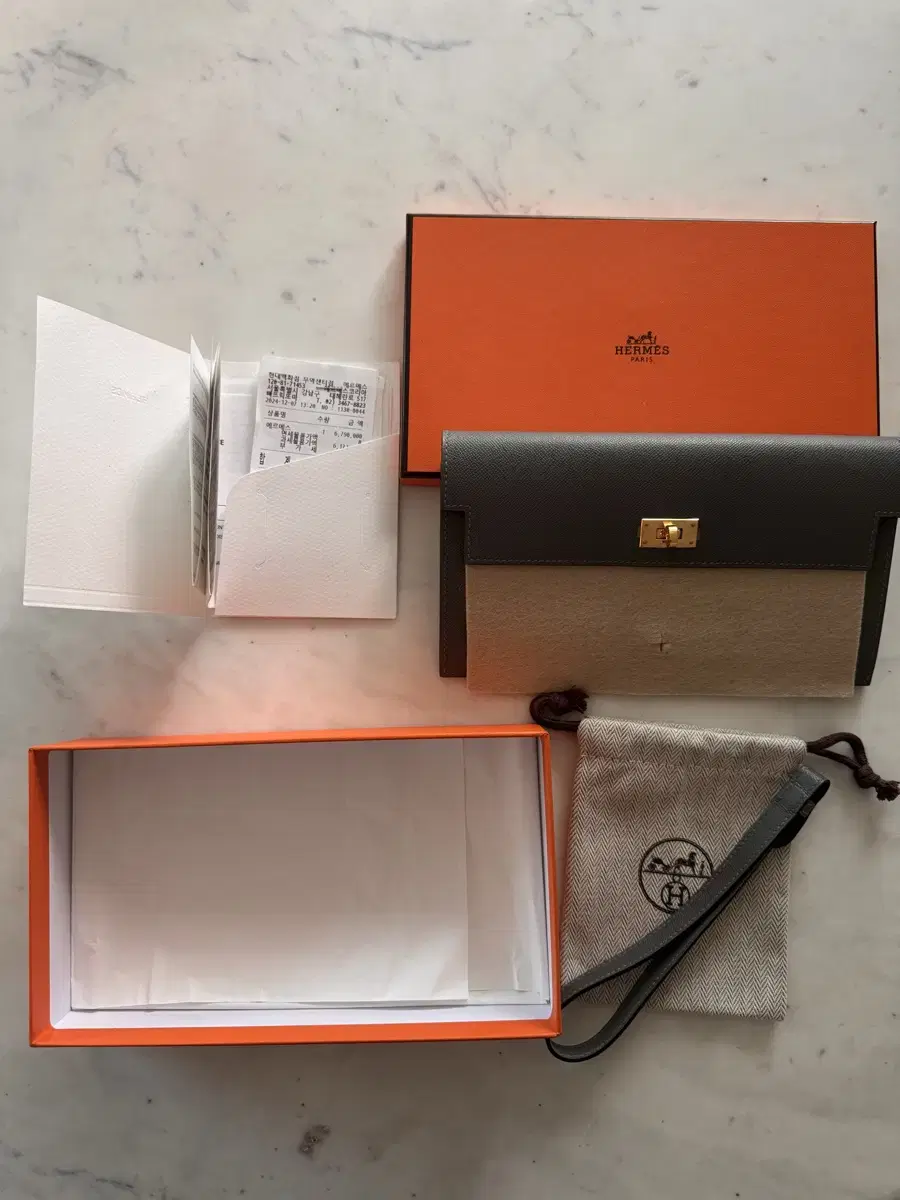 HERMES 에르메스 켈리 포켓 카프스킨 장지갑 오쿰 H084940CC1