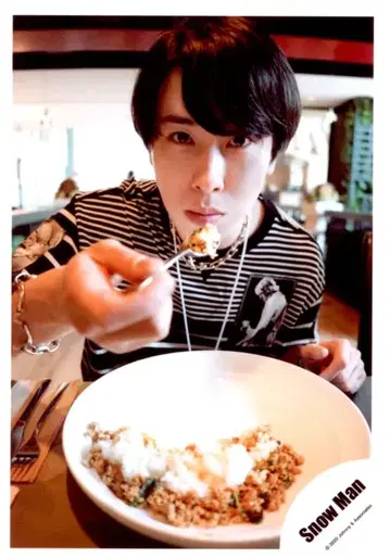 Snow Man 20년 해외(태국) 오프샷 미야타테 료타 공식 사진*1장