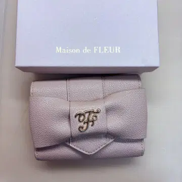 Maison de FLEUR 벨트 리본 미니 지갑