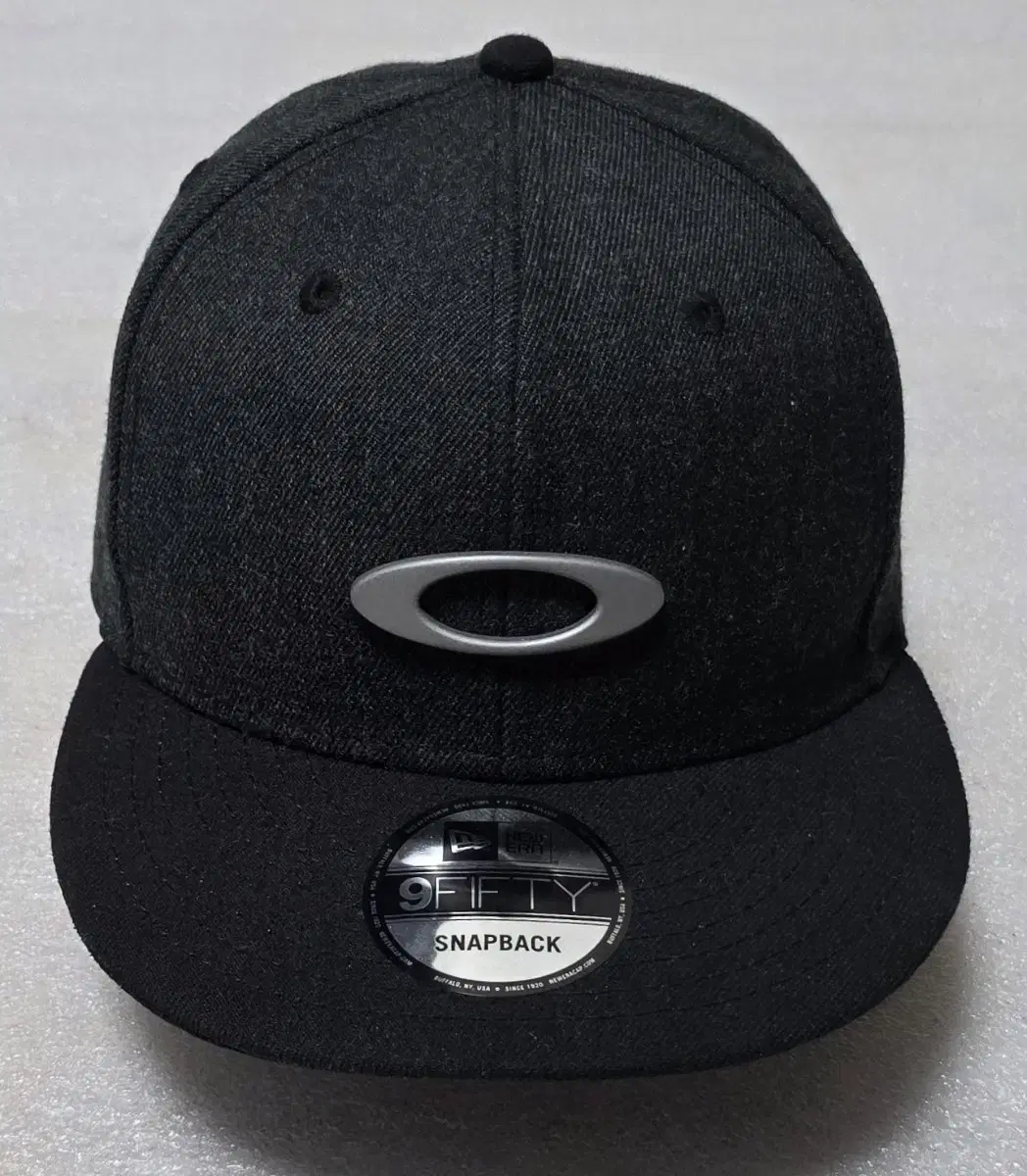 Oakley X Newera 9FIFTY 콜라보 스냅백 볼캡