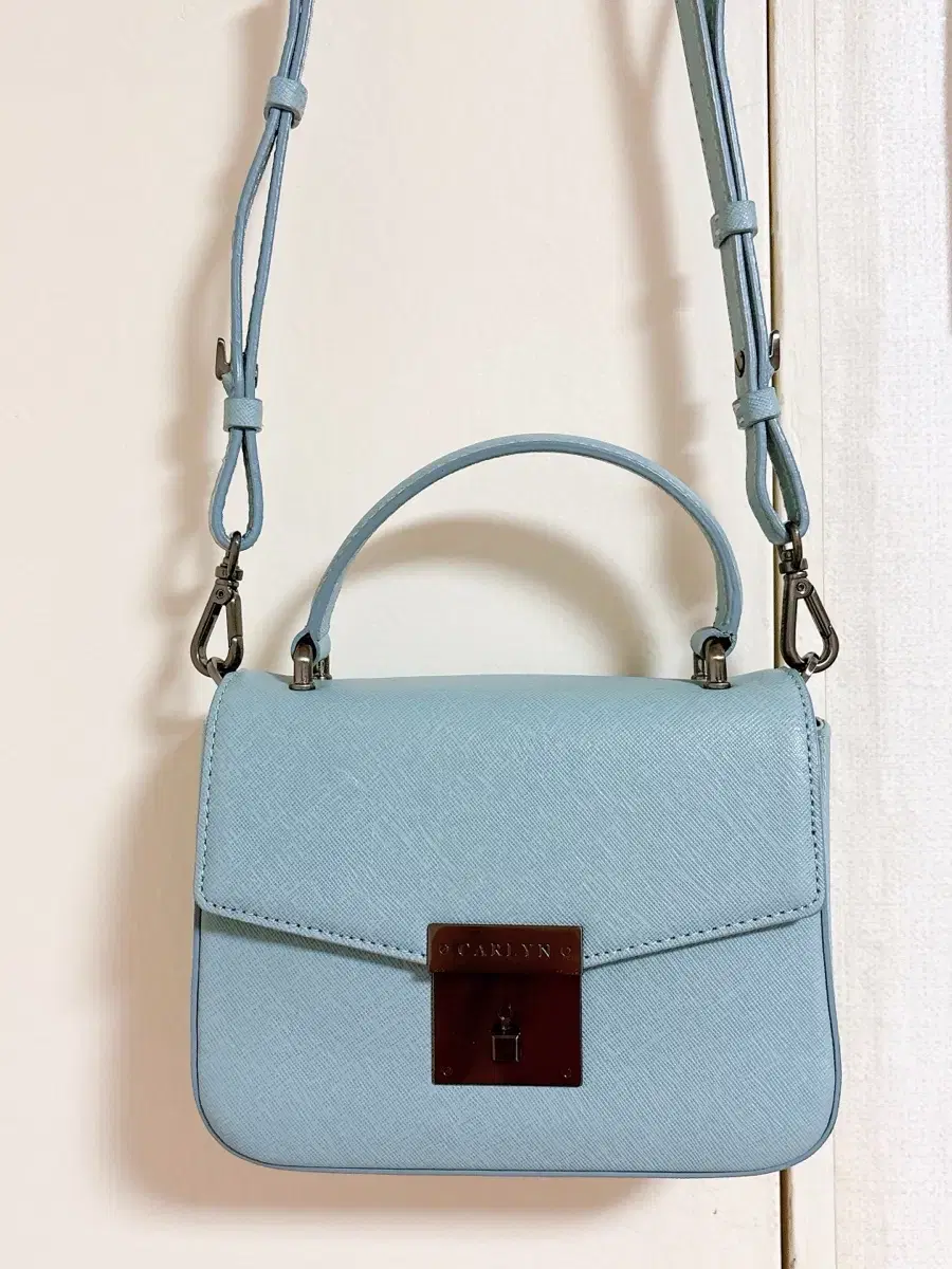 Carline baby blue crossbody bag