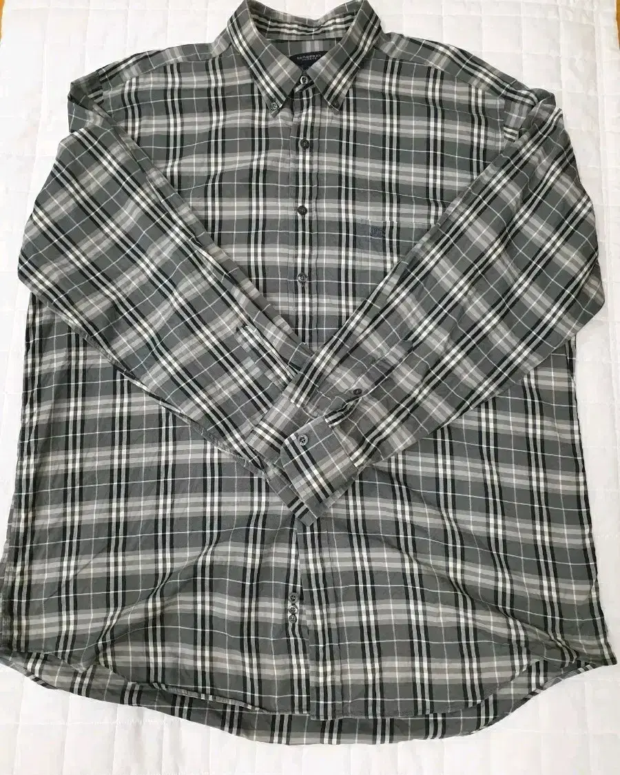 Burberry Men's Shirts for sale
