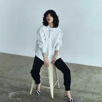 meer. 목 리본 블라우스