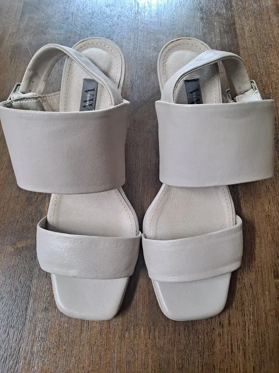 Berawang Sheepskin Sandals