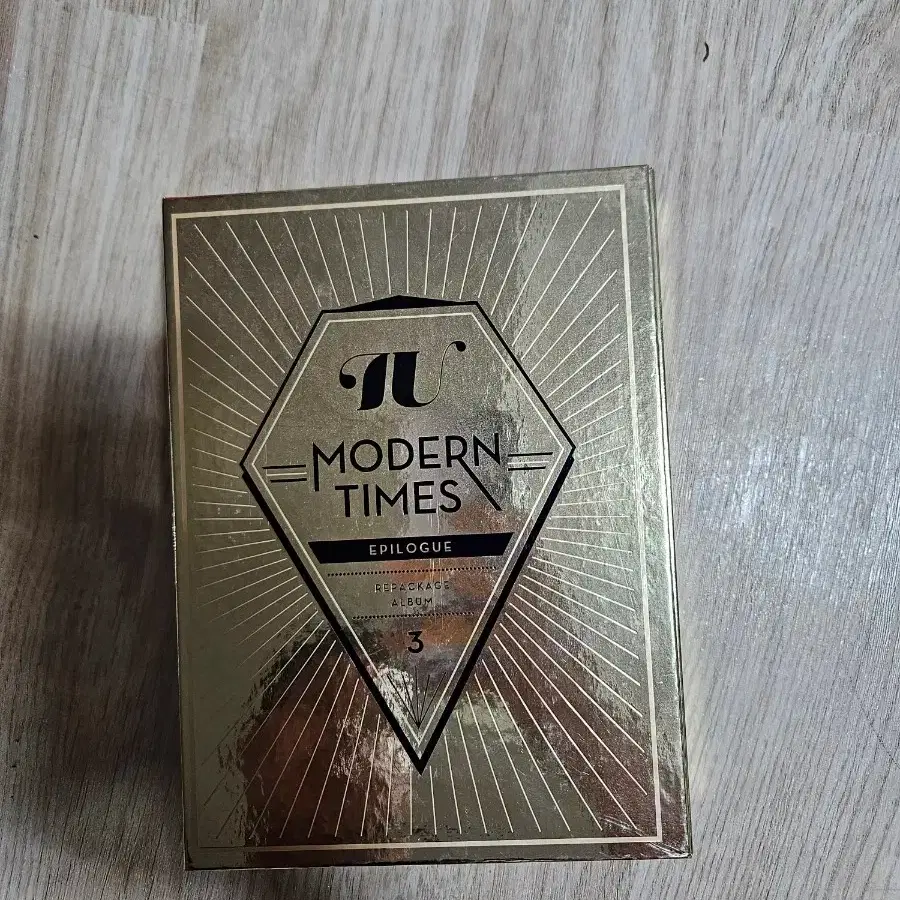 Iu Modern Times Epilogue Repackage album on Bunjang Global Site.