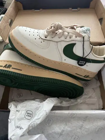 Air Force 1 화이트/그린 스니커즈