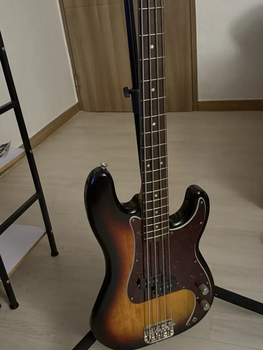 Squier ClassicVibe 60 Precision Bass for sale