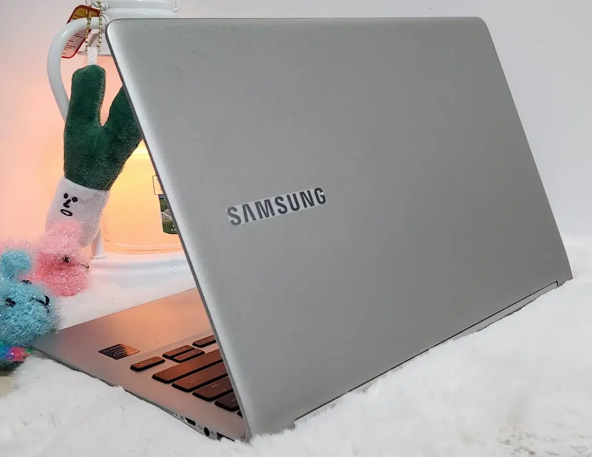 삼성노트북/ i7-5500u/ 13인치/ 8GB/ 256GB/ 가벼움