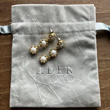 ADER bijoux 골드 펄 3줄 귀걸이
