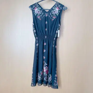미사용 새상품 ANNA SUI 안나수이 꽃무늬 V넥 원피스