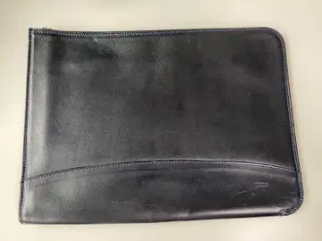 [중고] TUSTING 가죽 클러치백 네이비