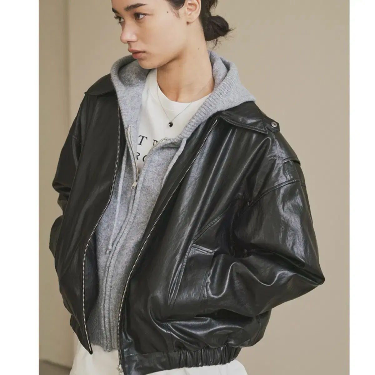 SIOT4075 Leather Bomber Jacket SIOT4075 Leather Bomber Jacket by Zuu
