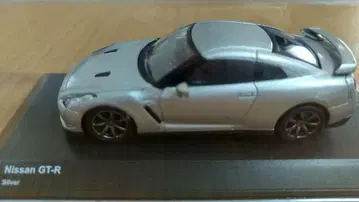교쇼 1/64 닛산 GT-R 미니카