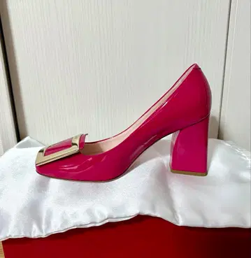 Roger Vivier 핑크 펌프스 36.5 새상품급 이탈리아제