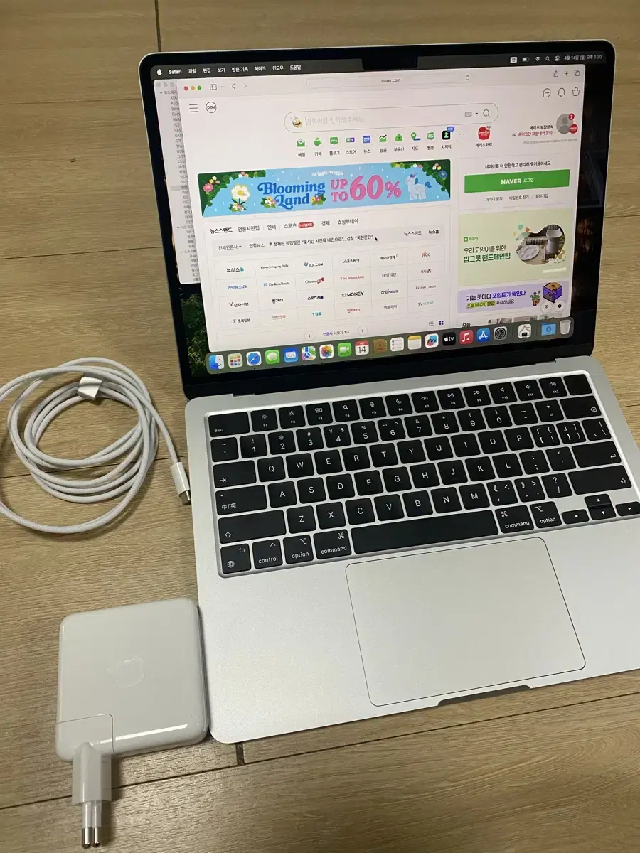 맥북에어 M3 13인치 8GB 512GB 배터리100% 서울