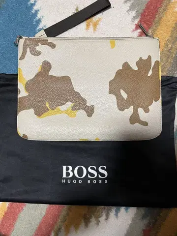 휴고보스 클러치 백
