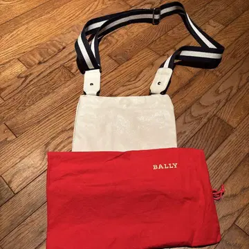 BALLY 숄더백(화이트)