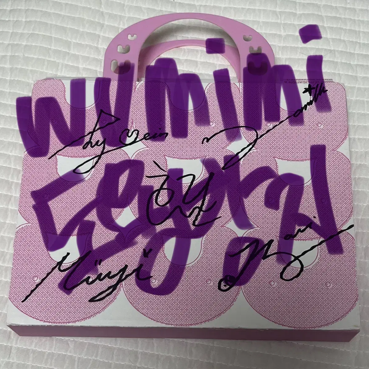 New Jeans Bunny Beach Bag Handmade sign signature album (not for sale)