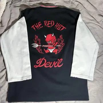 DOGTOWN THE RED HOT Devil 상의 폴리 100%