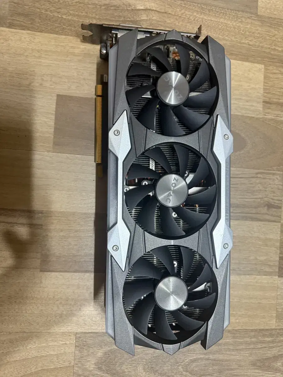 ZOTAC GTX 1080 Ti AMP Extreme 11G 중고 팝니다