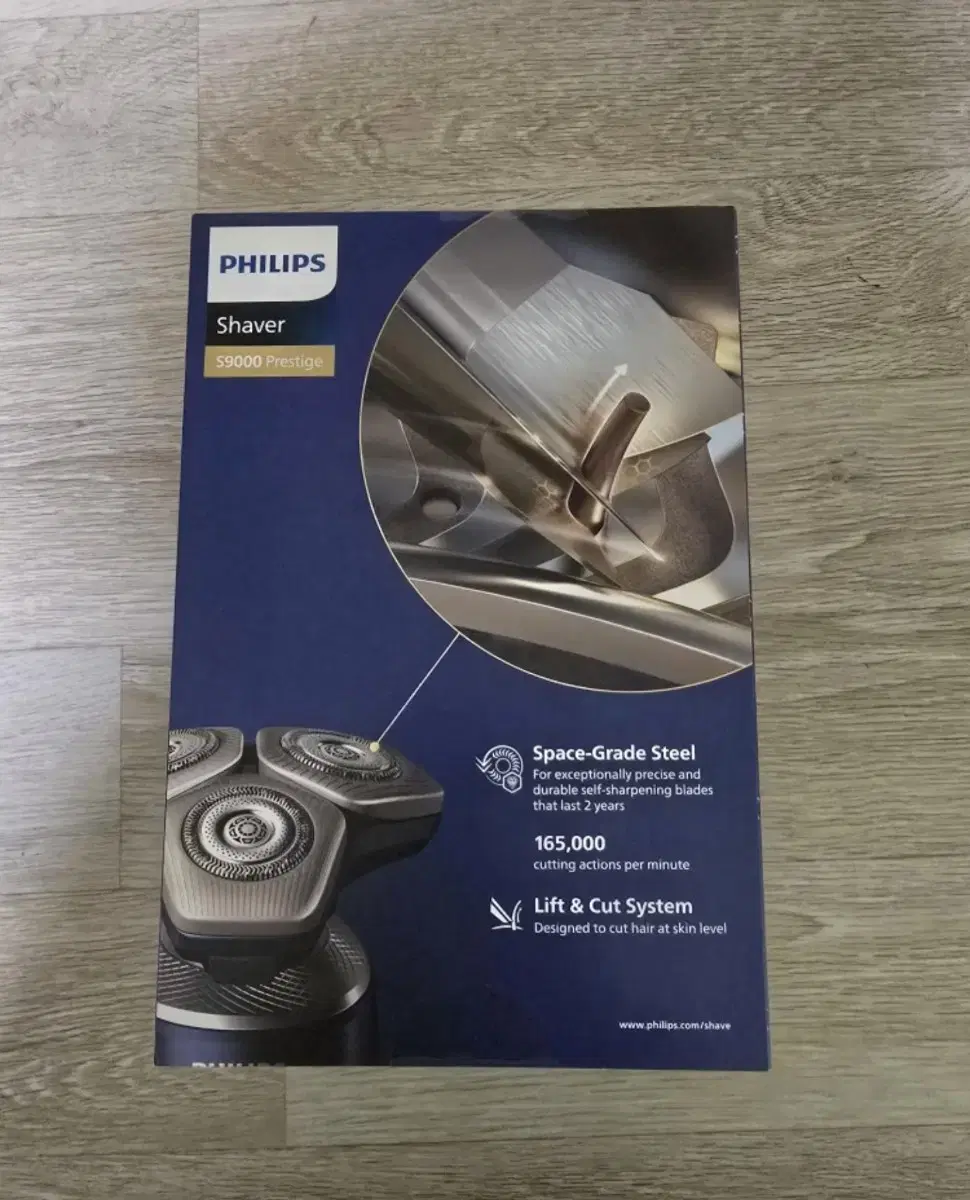 (Unsealed) Philips S9000 Series Prestige Wireless Charging + Cleaning Electric Shaver