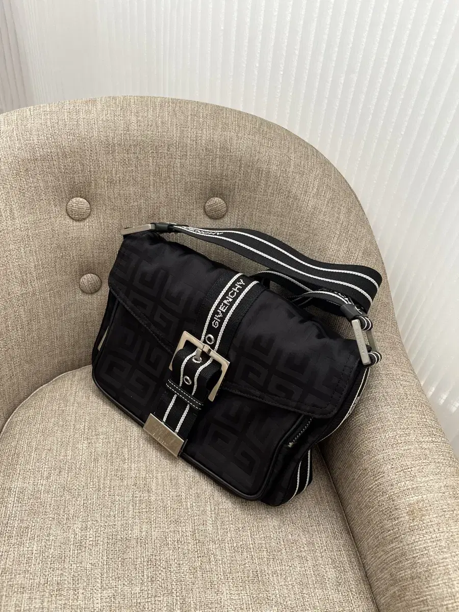 Givenchy Lettering Detail Shoulder Bag