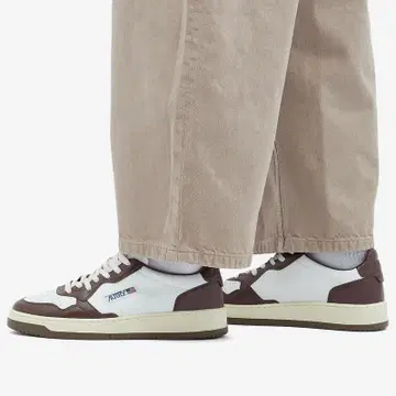 24AW AUTRY MEDALIST LOW 42 스니커즈 EDIFICE